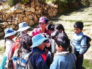 Kinder am Titicaca-See, PERU